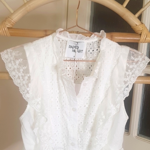 🤍 White Blouse 🤍 - Picture 2 of 5